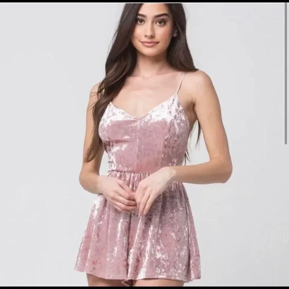 Blush Pink Crushed Velvet Romper Size XS LA Hearts Pacsun Spaghetti Straps - Picture 1 of 6